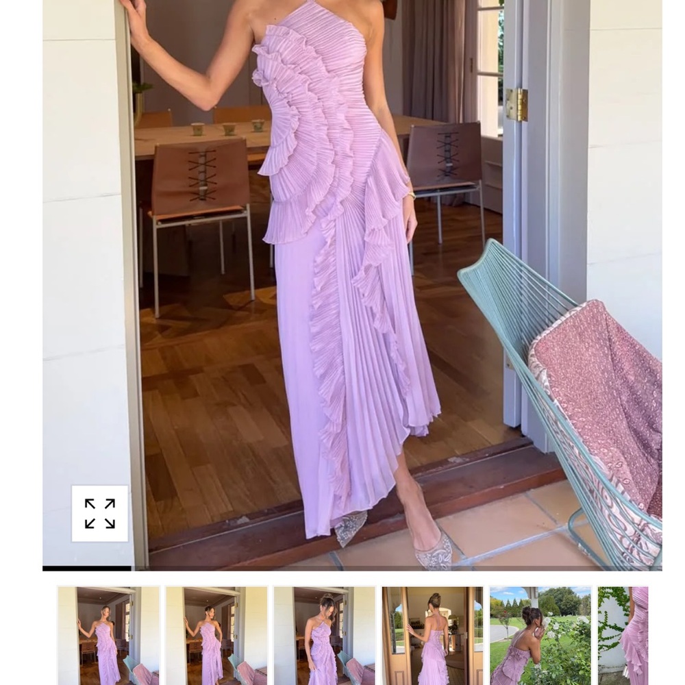 Chic Asymmetrical Pleated Dress in Soft Purple - Picture 2 of 5